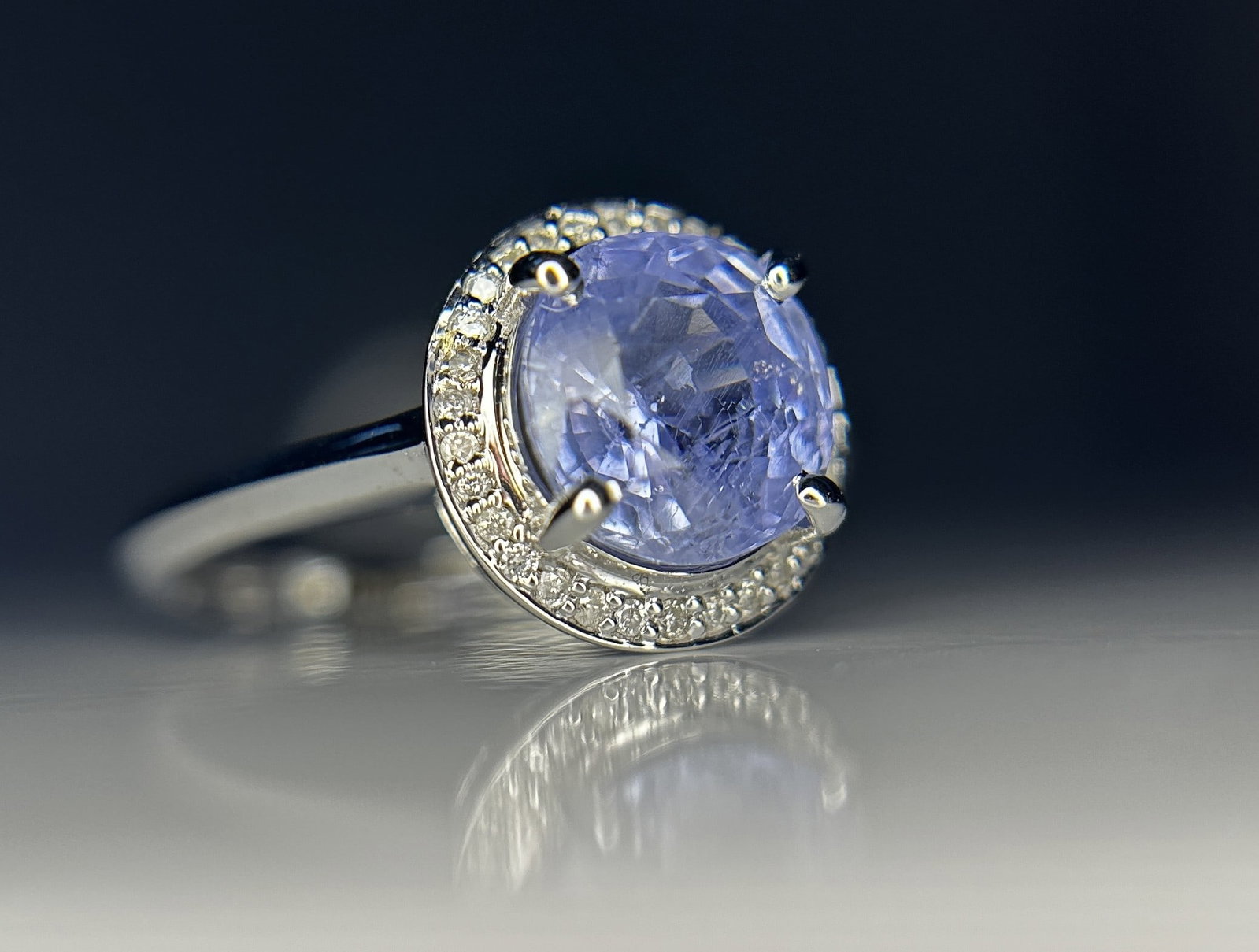 Beautiful 2.60 CT Unheated Ceylon Blue Sapphire With Natural Diamonds & 18k Gold - 8