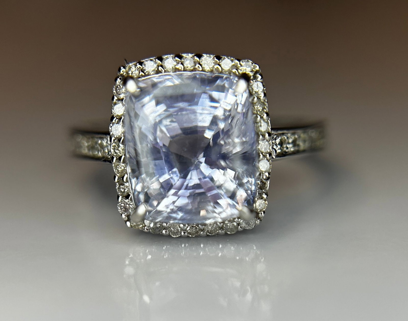 Beautiful 4.74 CT Unheated/Untreated Ceylon Blue Sapphire Diamonds & 18k Gold: Title: Beautiful 4.74 CT Unheated/Untreated Ceylon Blue Sapphire Diamonds & 18k Gold Description: Beautiful 4.74 CT Natural Ceylon Blue Sapphire With Natural Diamonds & 18k White Gold. 