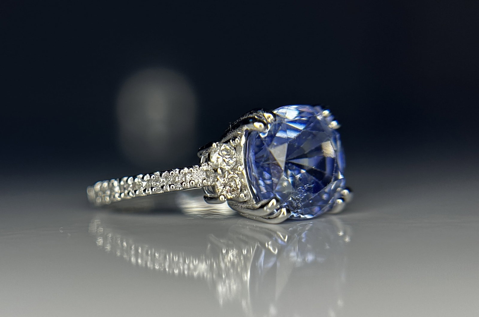 Beautiful 3.71CT Unheated Ceylon Blue Sapphire With Natural Diamonds & 18k Gold - 8
