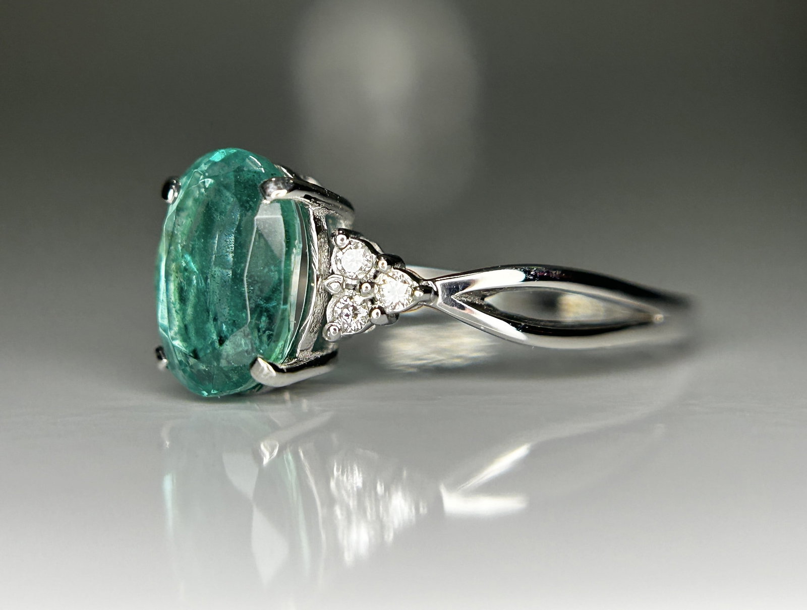 Beautiful Natural 1.35ct Emerald Ring With Natural Diamonds & Platinum 950 - 3