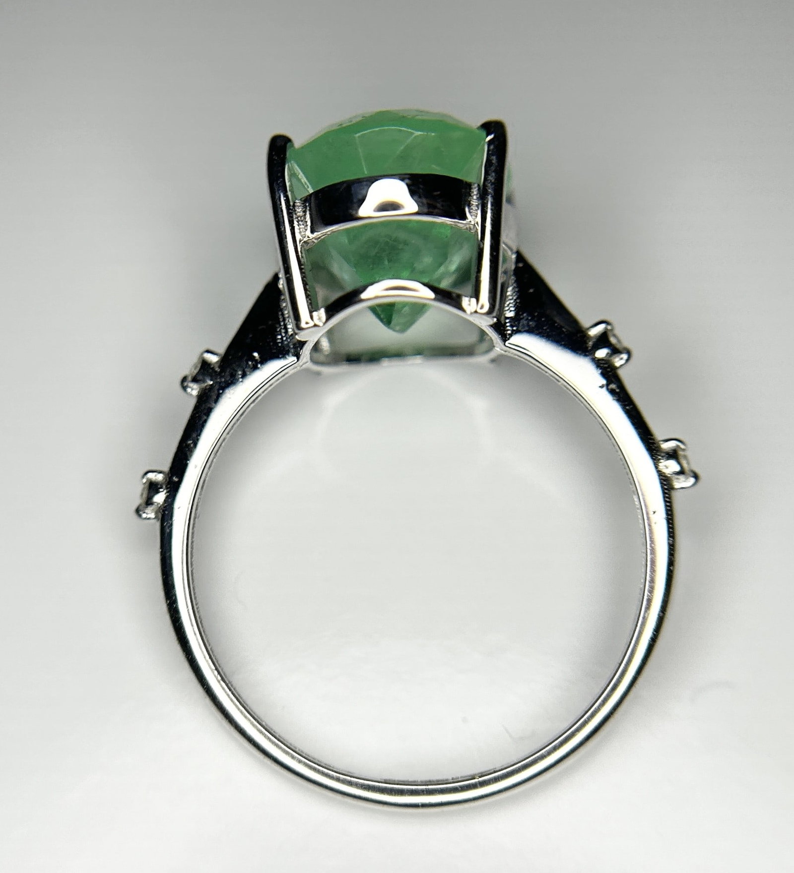 Beautiful 5.47ct Natural Colombian Emerald With Natural Diamonds & 18k Gold - 6