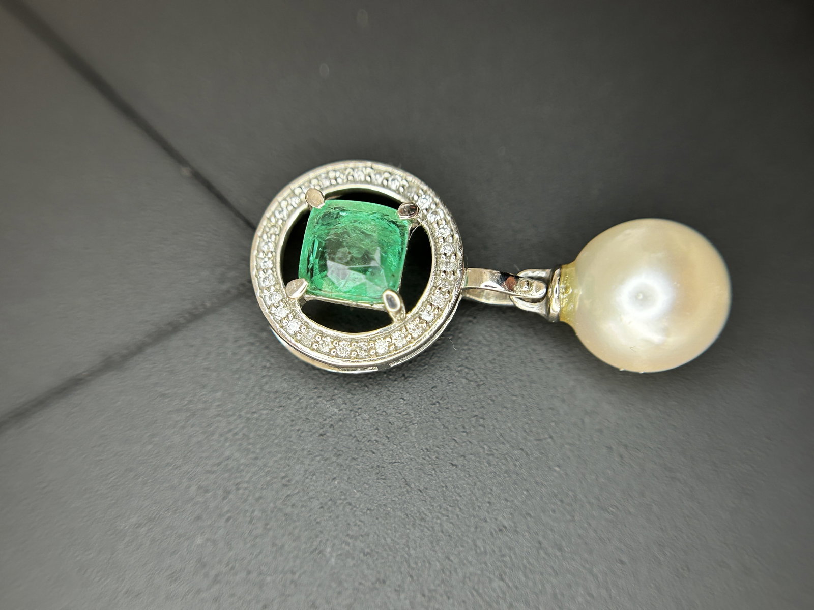 Beautiful 5.55CT South Sea Pearl, 1.14ct Emerald, Diamonds & 950 Platinum Pendant - 12