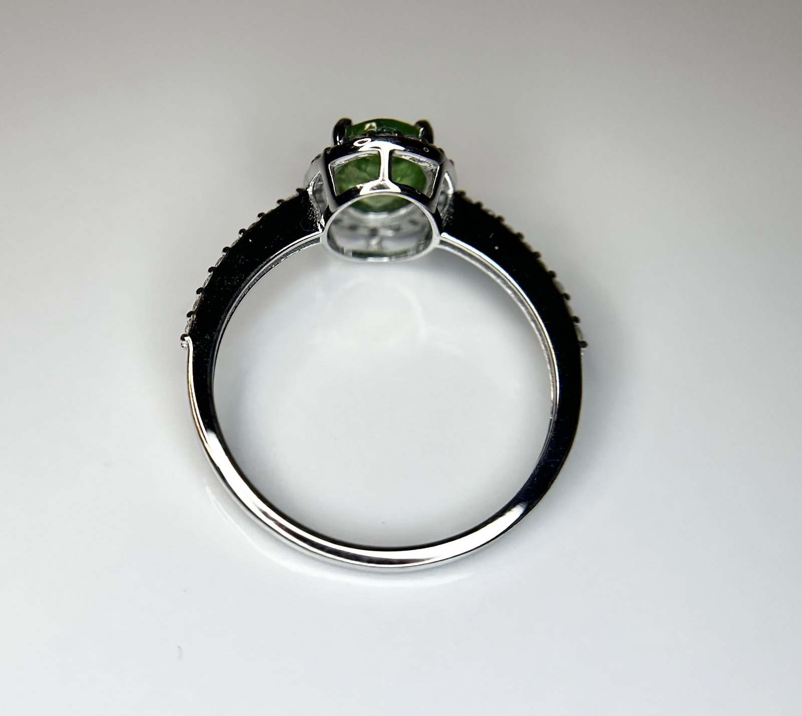 Beautiful 1.22 CT Natural Tsavorite Garnet With Natural Diamonds & 18k Gold - 4