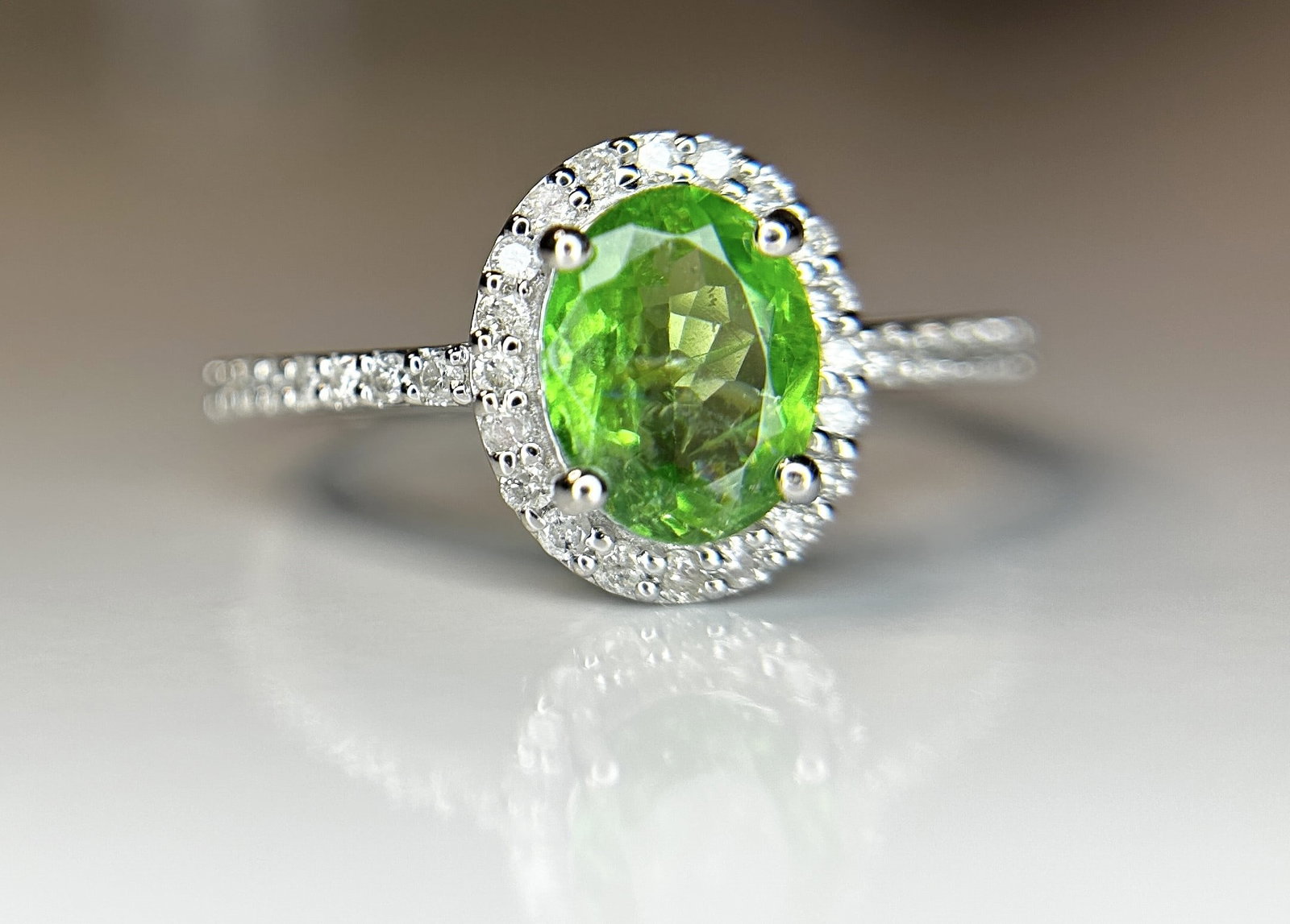 Beautiful 1.22 CT Natural Tsavorite Garnet With Natural Diamonds & 18k Gold - 8