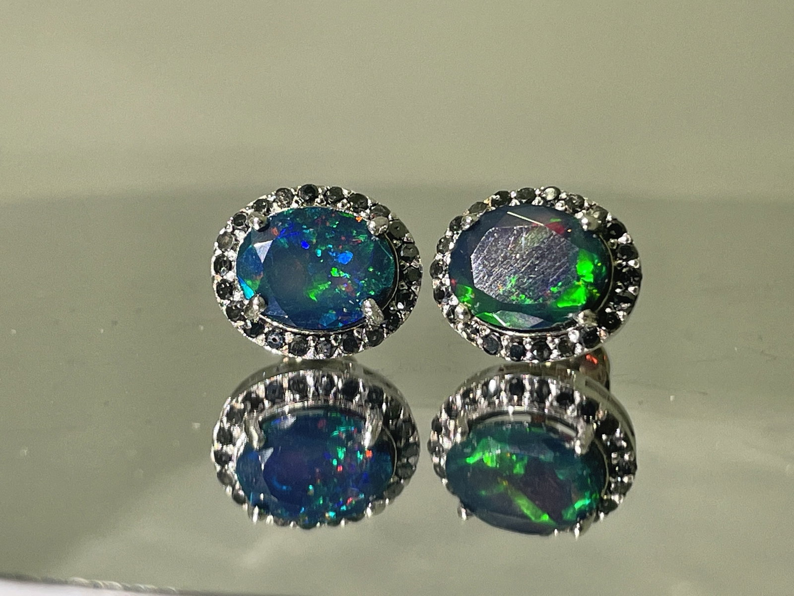 Beautiful Natural Black Opal Earrings With Natural Black Diamond & 18k Gold: Title: Beautiful Natural Black Opal Earrings With Natural Black Diamond & 18k Gold Description: Beautiful 2.61 CT Natural Black Opal Ring With Natural Black Diamond and 18k Gold. 2.61 CTS Natural