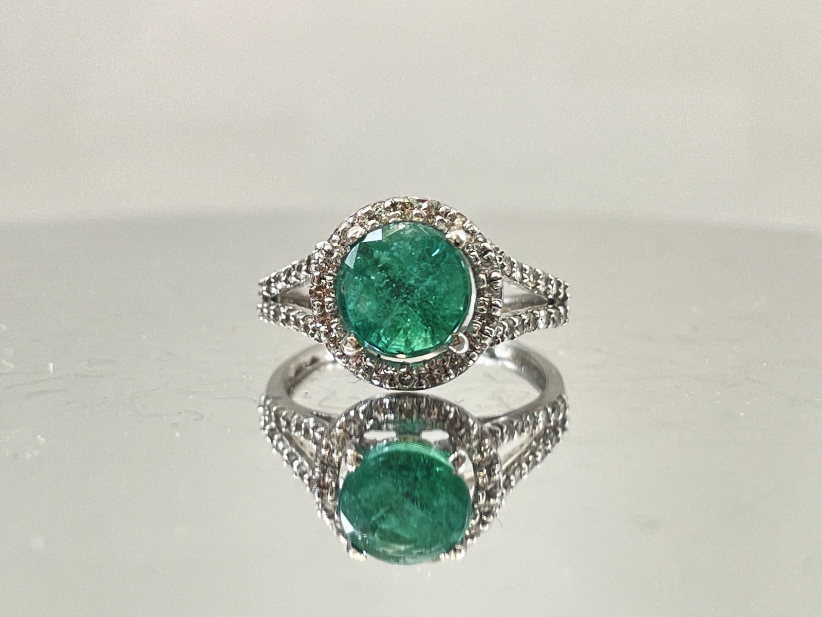 Beautiful 1.96Ct Natural Emerald With Natural Diamonds & 18k Gold - 6