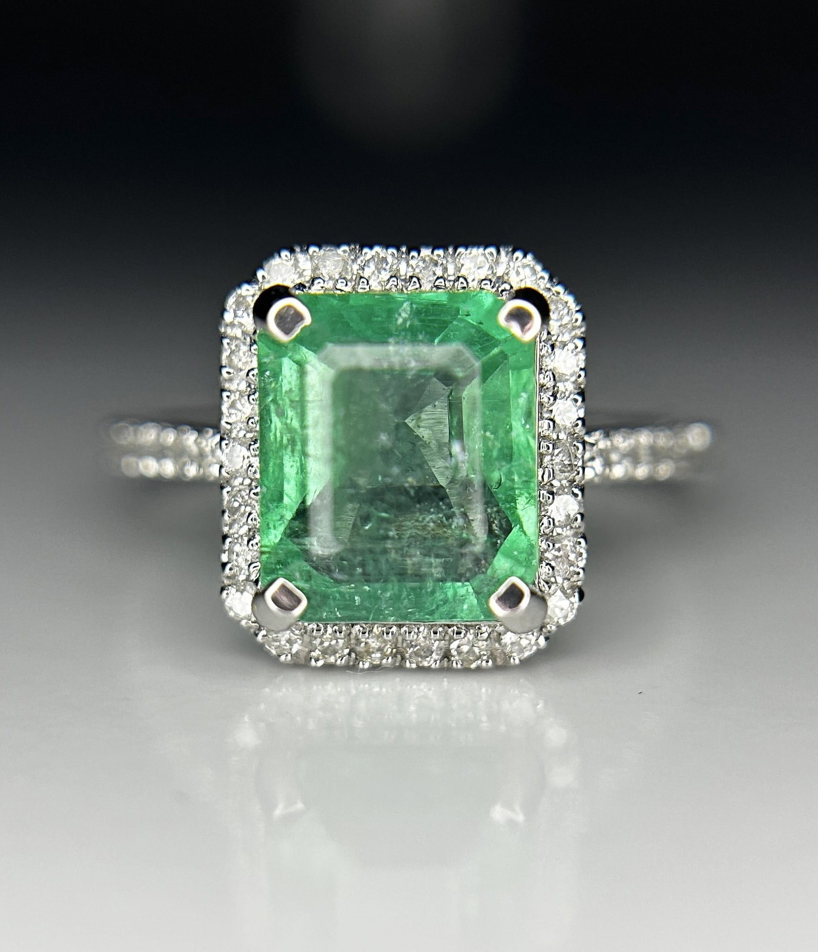 Beautiful 2.59ct Natural Columbian Emerald With Natural Diamonds & 18k Gold - 2
