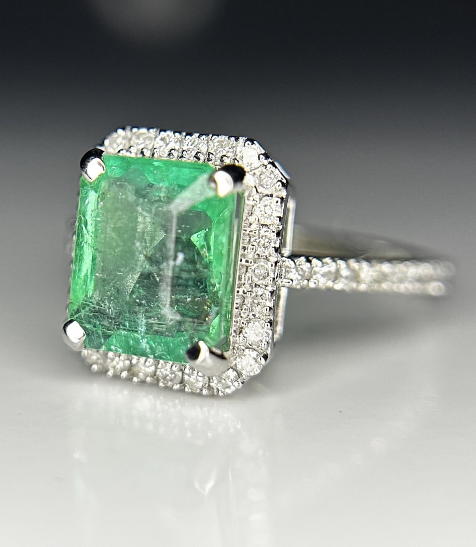 Beautiful 2.59ct Natural Columbian Emerald With Natural Diamonds & 18k Gold - 3
