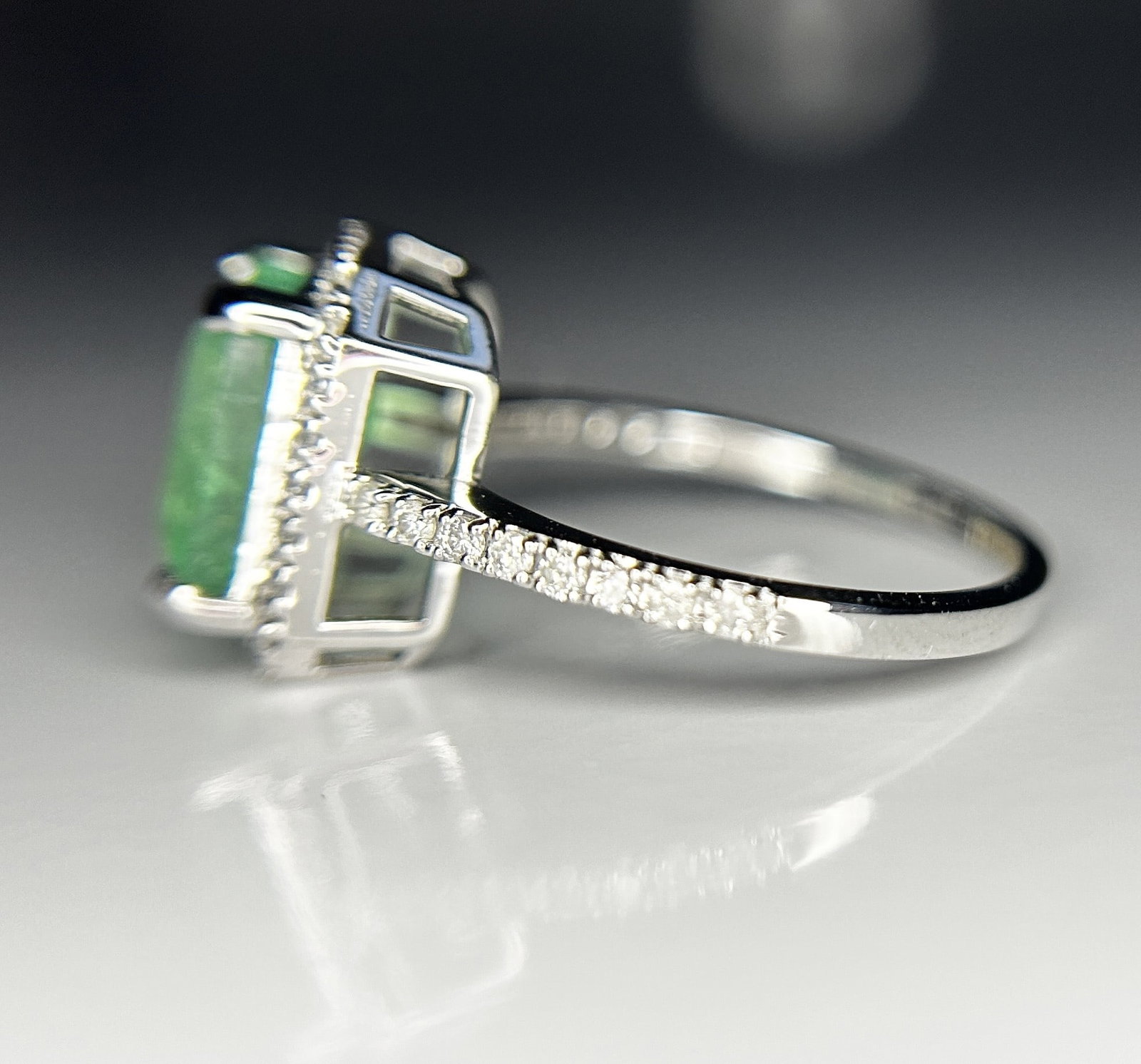 Beautiful 2.59ct Natural Columbian Emerald With Natural Diamonds & 18k Gold - 5
