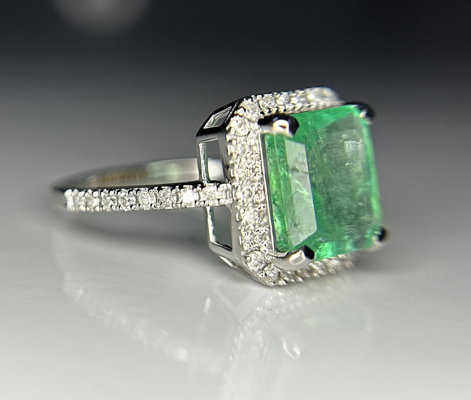 Beautiful 2.59ct Natural Columbian Emerald With Natural Diamonds & 18k Gold - 6