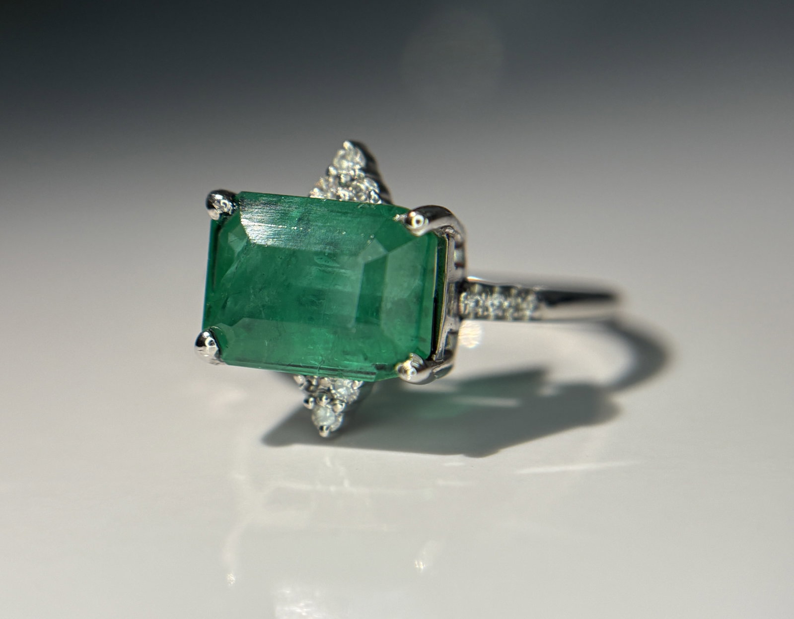Beautiful 4.05 CT Natural Emerald Ring With Natural Diamonds & Platinum 950 - 3