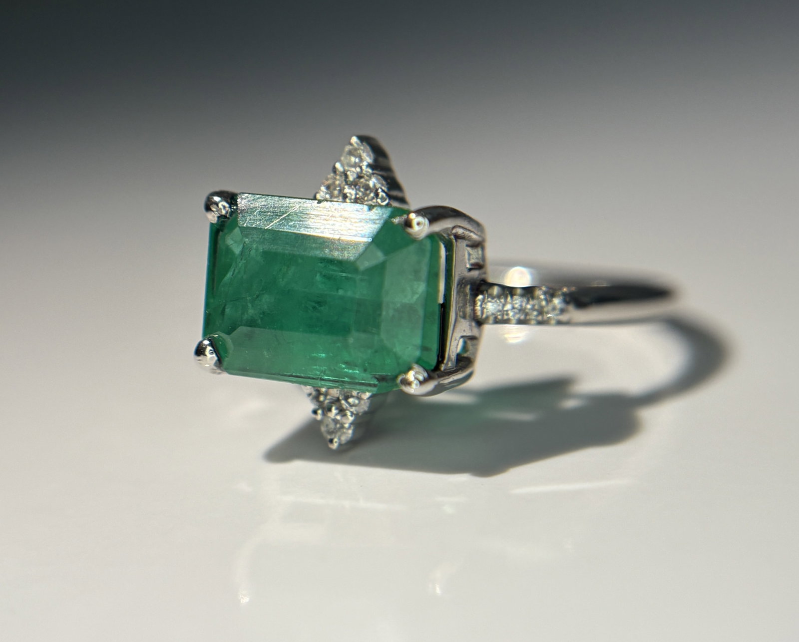 Beautiful 4.05 CT Natural Emerald Ring With Natural Diamonds & Platinum 950 - 4