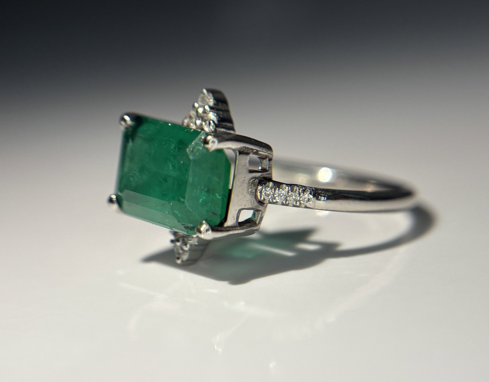 Beautiful 4.05 CT Natural Emerald Ring With Natural Diamonds & Platinum 950 - 5