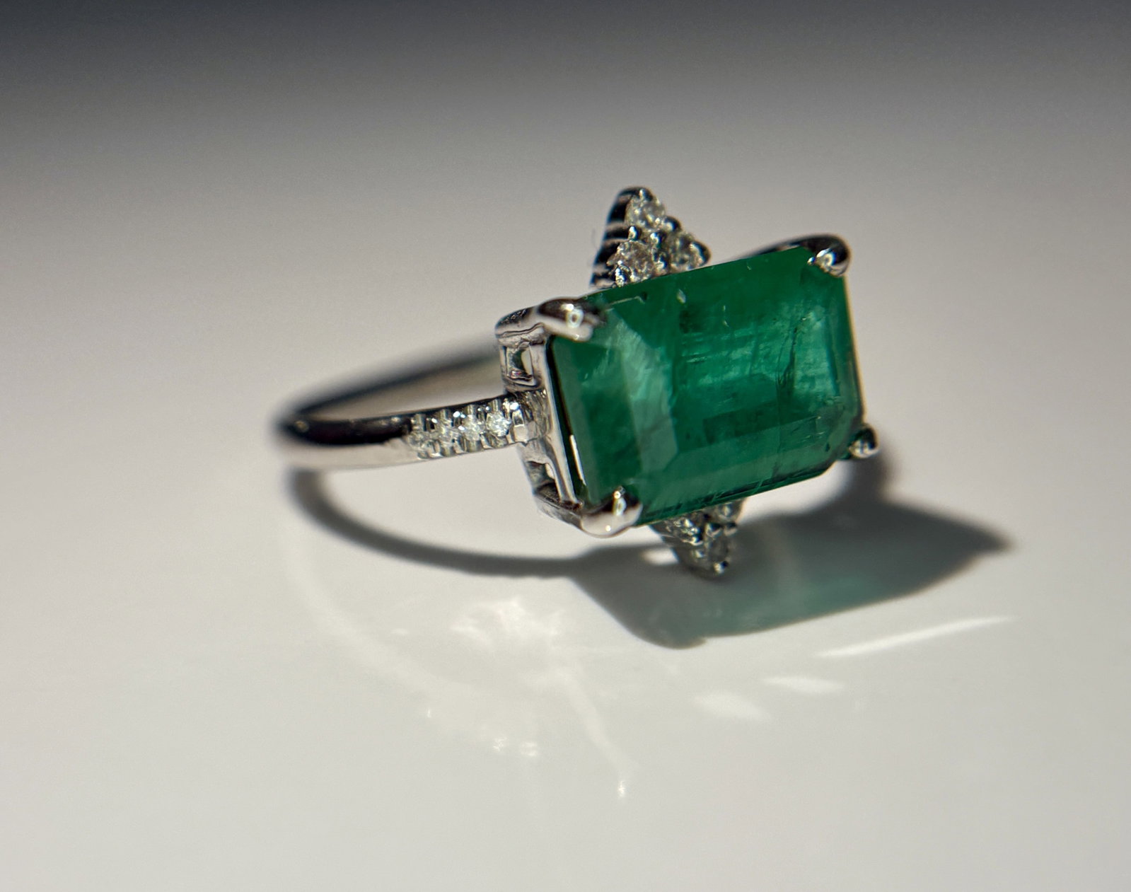 Beautiful 4.05 CT Natural Emerald Ring With Natural Diamonds & Platinum 950 - 7