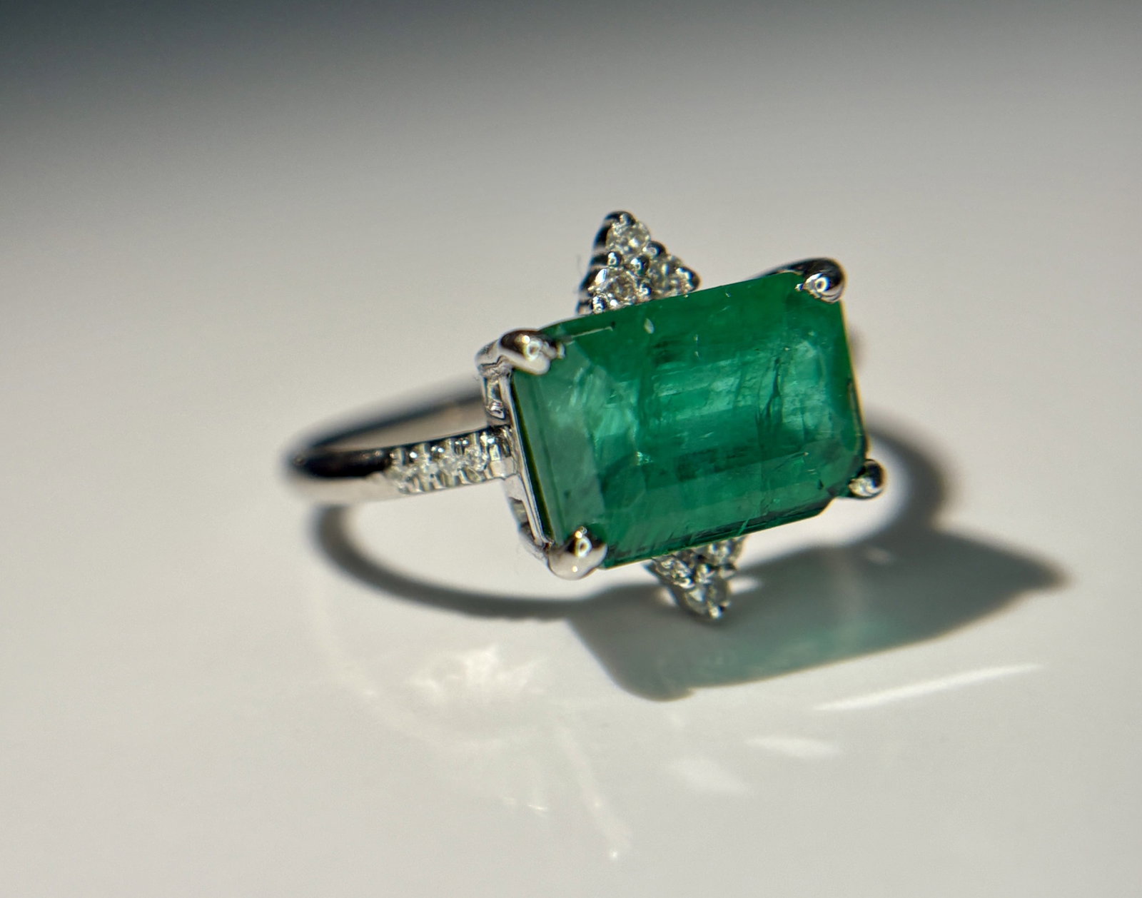 Beautiful 4.05 CT Natural Emerald Ring With Natural Diamonds & Platinum 950 - 8