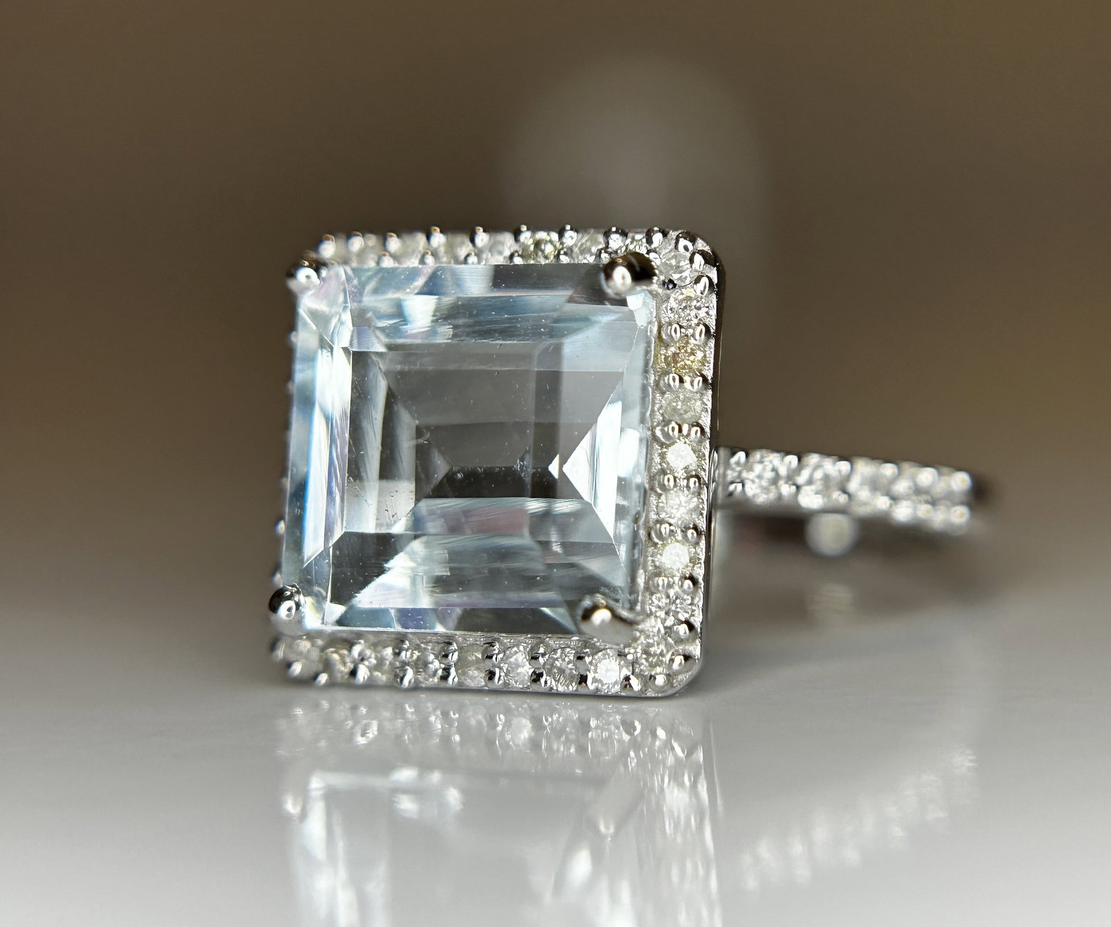 Beautiful 3.55 CT Natural Aquamarine Ring With Natural Diamonds & 18k White Gold - 3