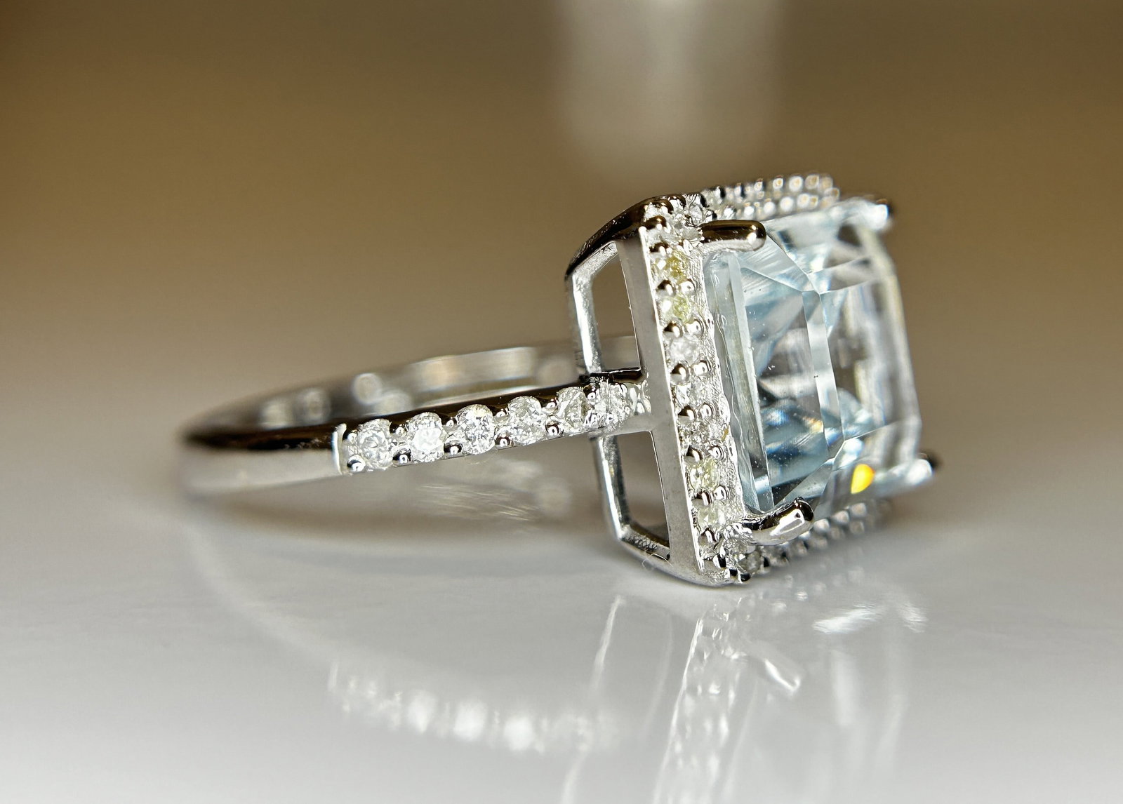 Beautiful 3.55 CT Natural Aquamarine Ring With Natural Diamonds & 18k White Gold - 7