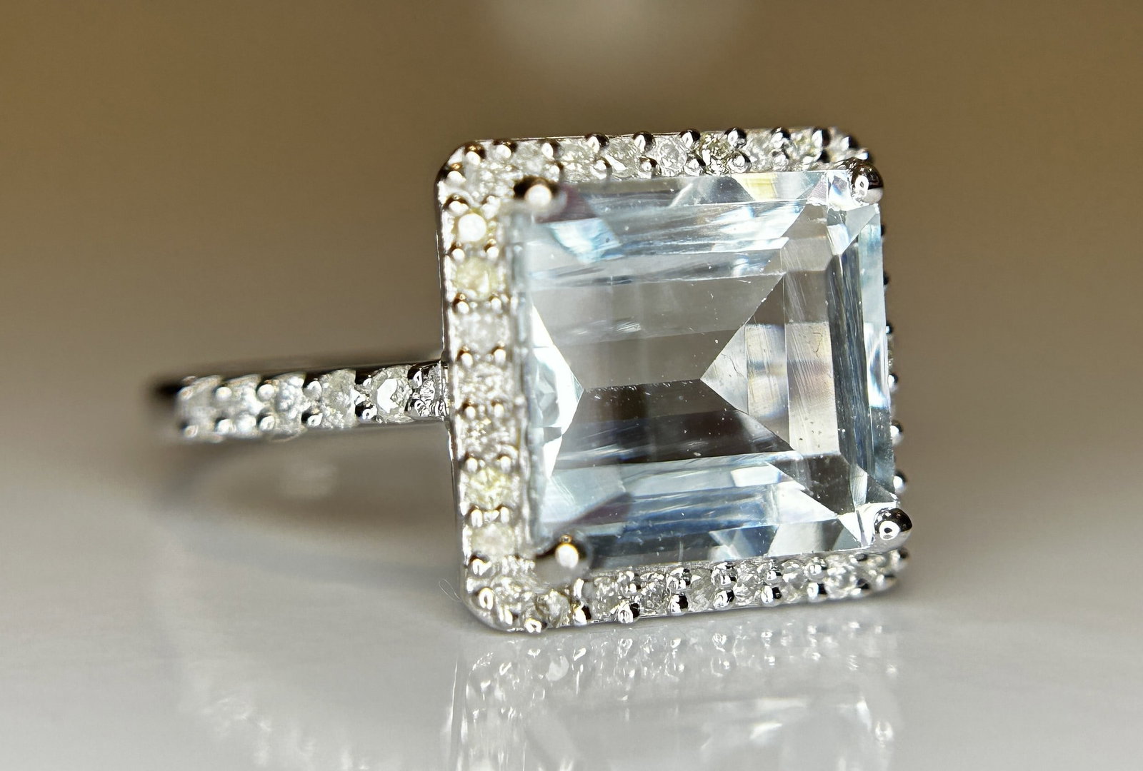 Beautiful 3.55 CT Natural Aquamarine Ring With Natural Diamonds & 18k White Gold - 8