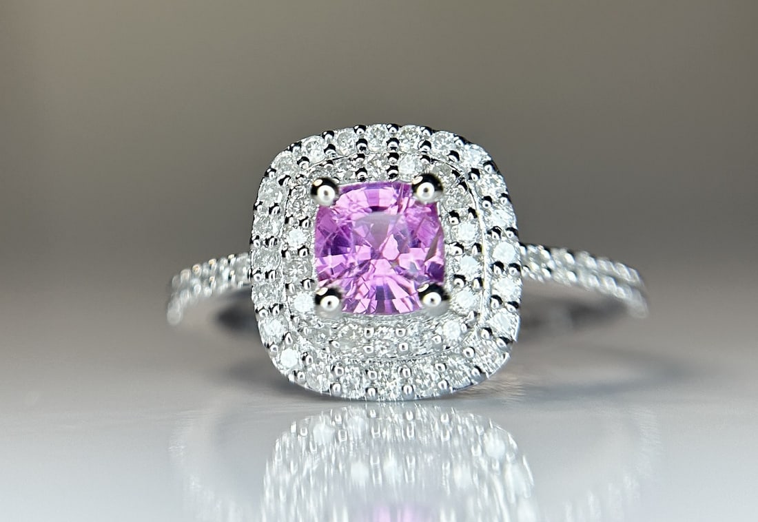 Beautiful 0.63 CT Unheated Ceylon Pink Sapphire With Natural Diamonds & 18k Gold - 2