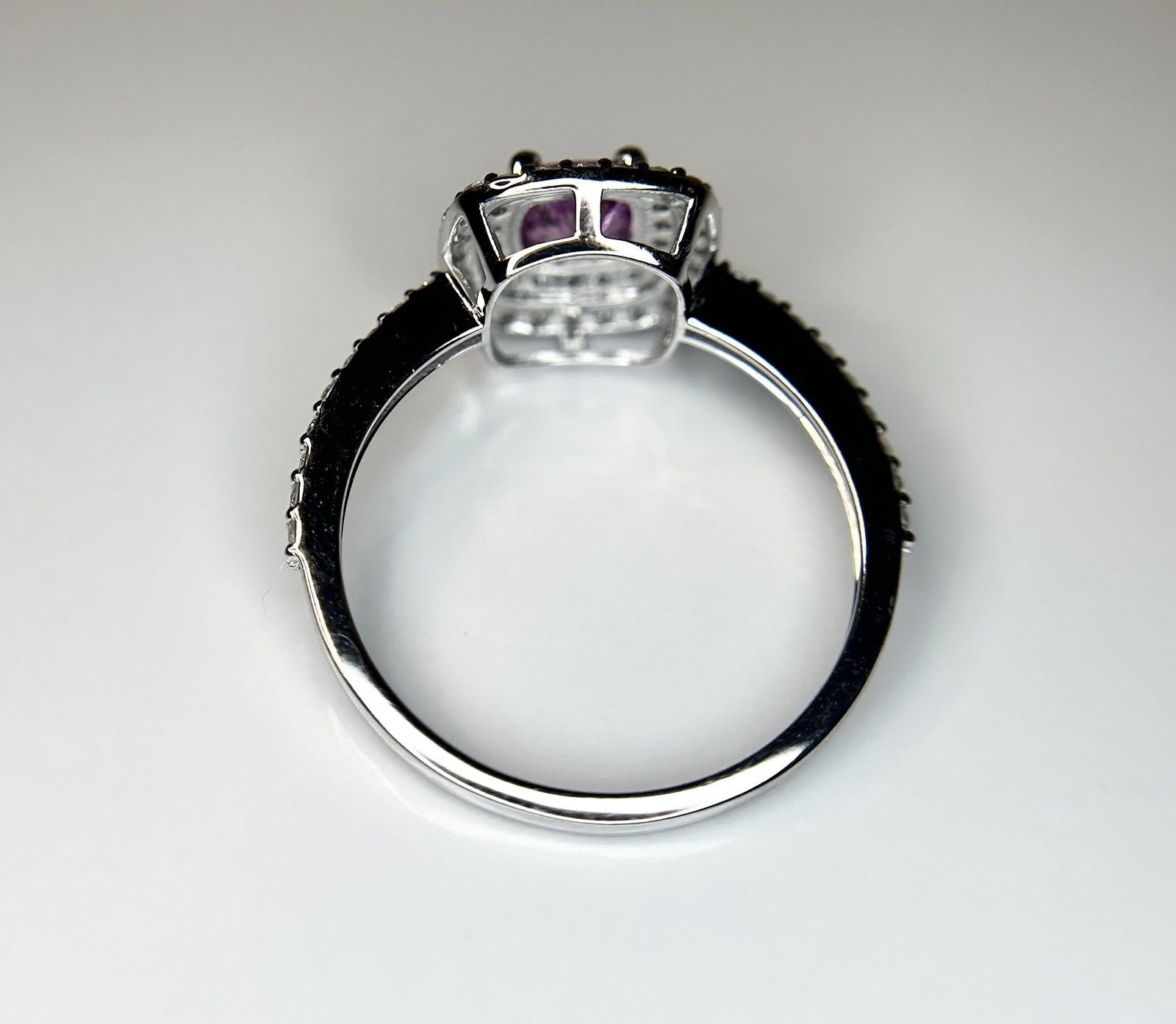 Beautiful 0.63 CT Unheated Ceylon Pink Sapphire With Natural Diamonds & 18k Gold - 5