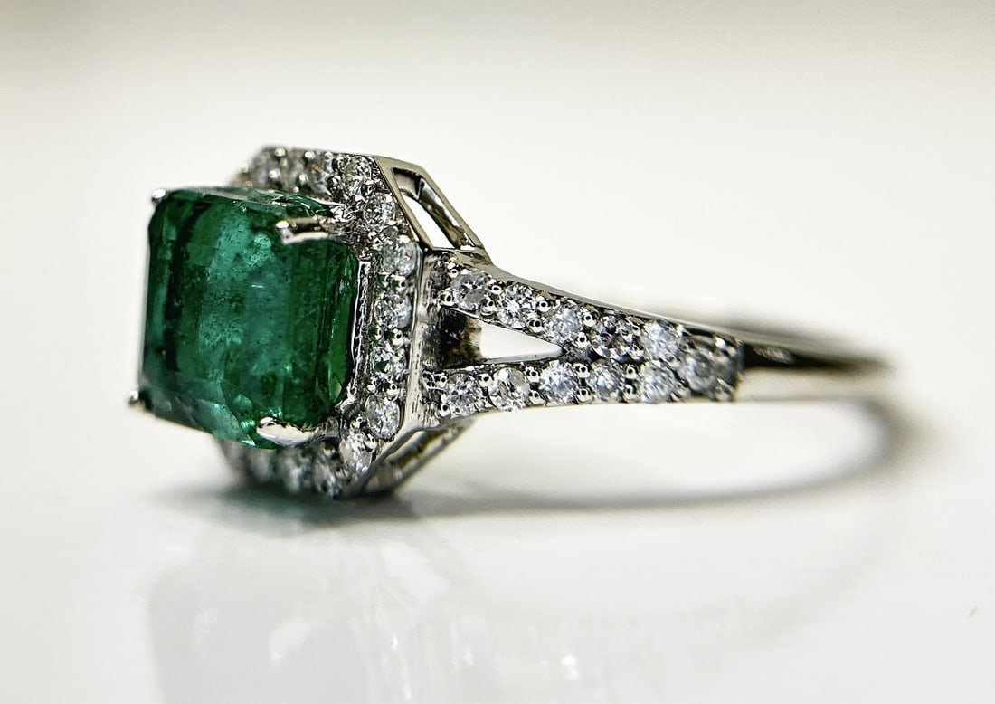 Beautiful 1.64 CT Natural Emerald Ring With Natural Diamonds & Platinum 950 - 3