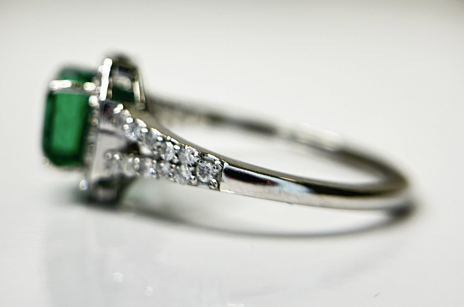 Beautiful 1.64 CT Natural Emerald Ring With Natural Diamonds & Platinum 950 - 4