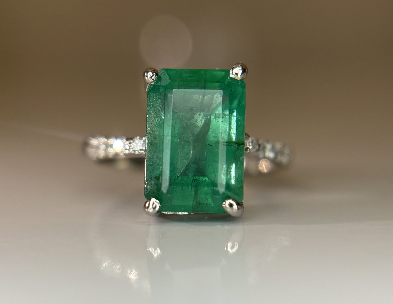 Beautiful 4.00 CT Natural Emerald Ring With Natural Diamonds & Platinum 950 - 2
