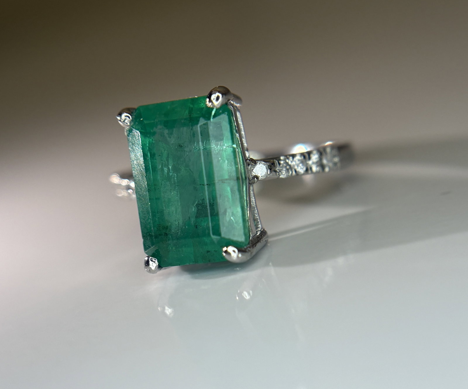 Beautiful 4.00 CT Natural Emerald Ring With Natural Diamonds & Platinum 950 - 5