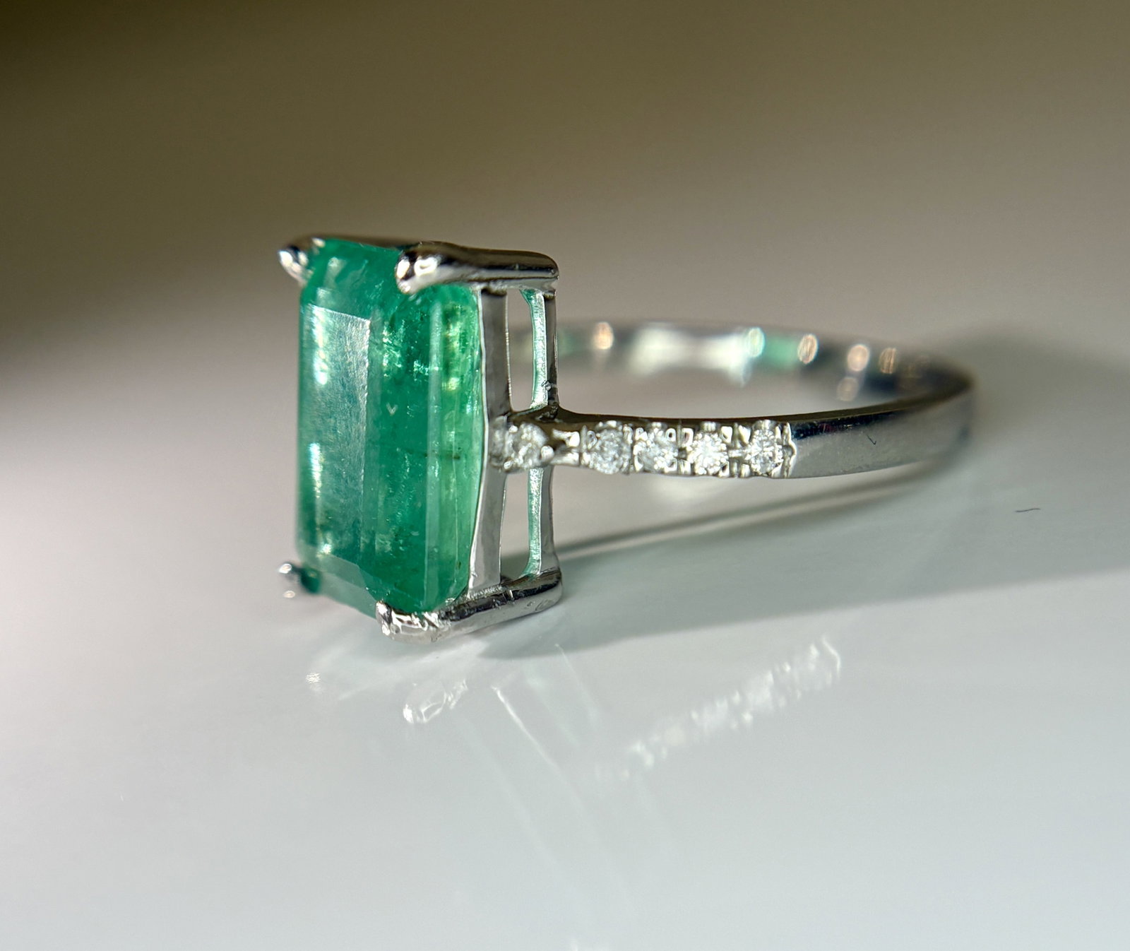 Beautiful 4.00 CT Natural Emerald Ring With Natural Diamonds & Platinum 950 - 6