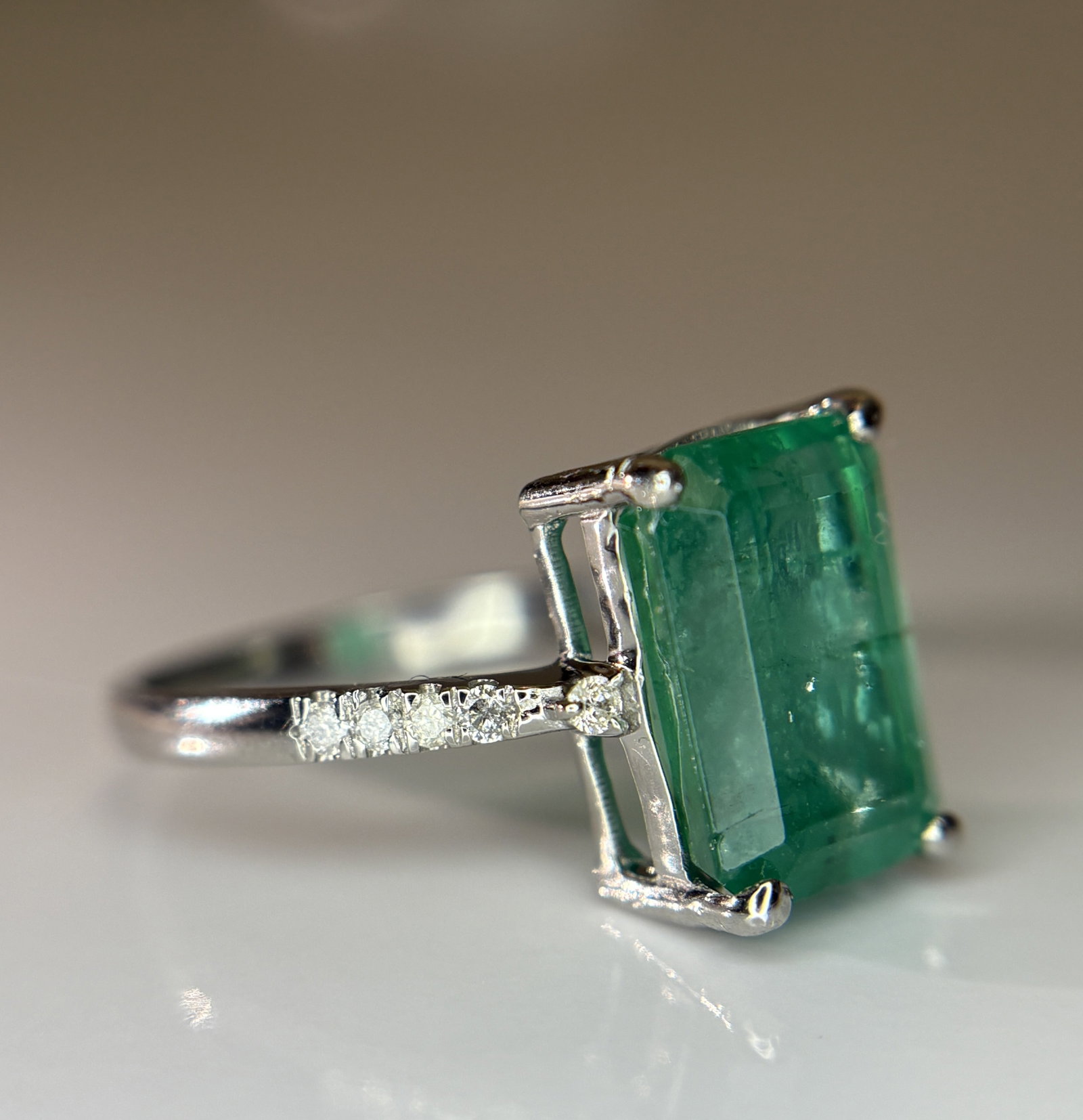 Beautiful 4.00 CT Natural Emerald Ring With Natural Diamonds & Platinum 950 - 8