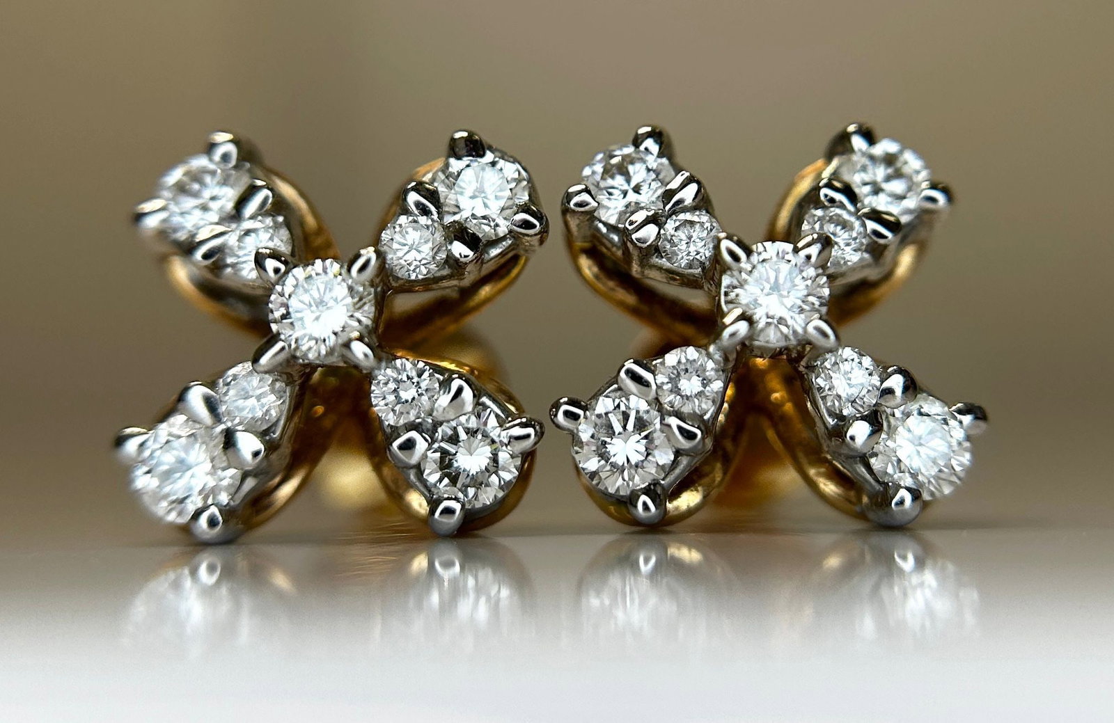 Beautiful 0.80 CT Round VVS Natural Diamond Stud Earrings 18k White Gold - 6