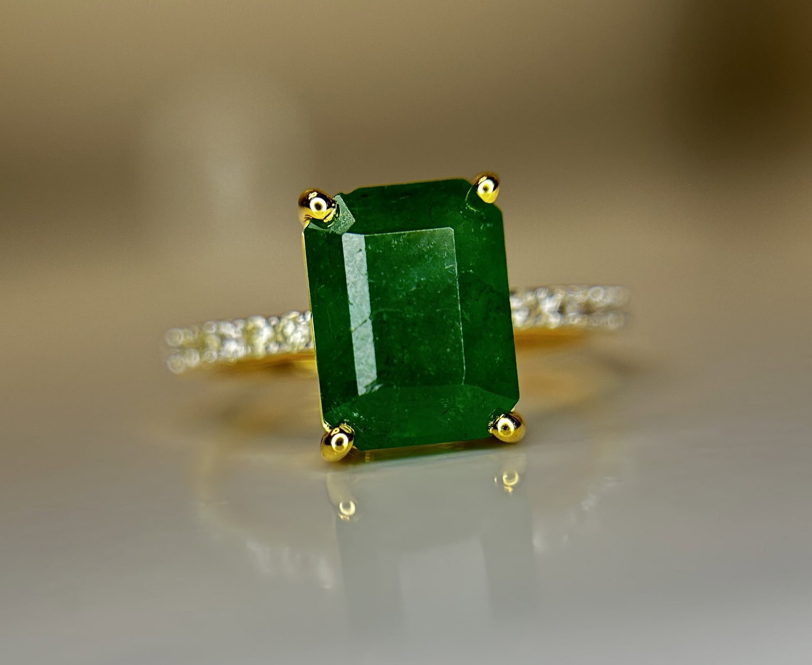 Beautiful Natural Emerald 2.96 CT With Natural Diamonds & 18k Gold - 6