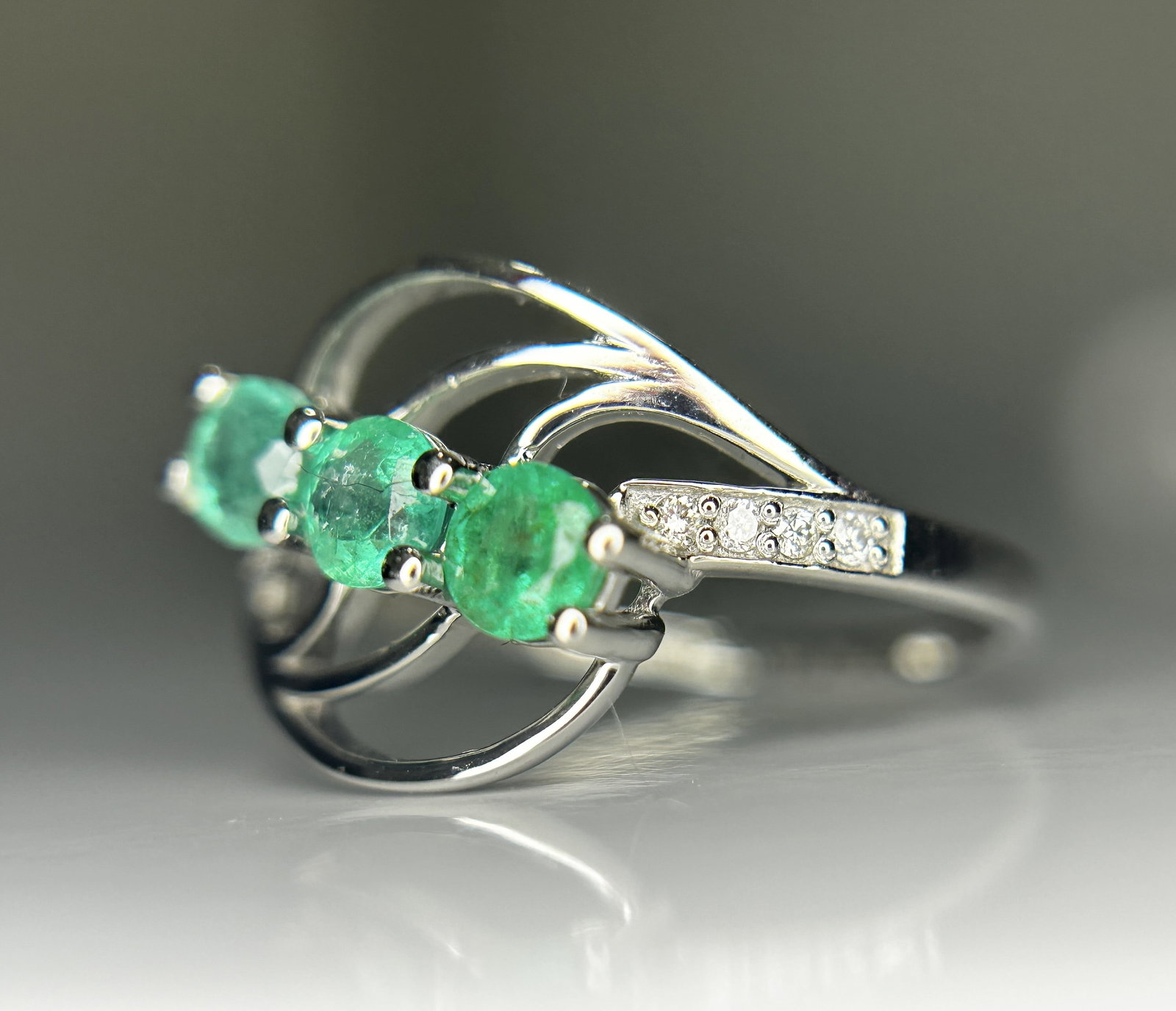 Beautiful 0.61Ct Natural Emerald Ring With Natural Diamonds & Platinum 950 - 3