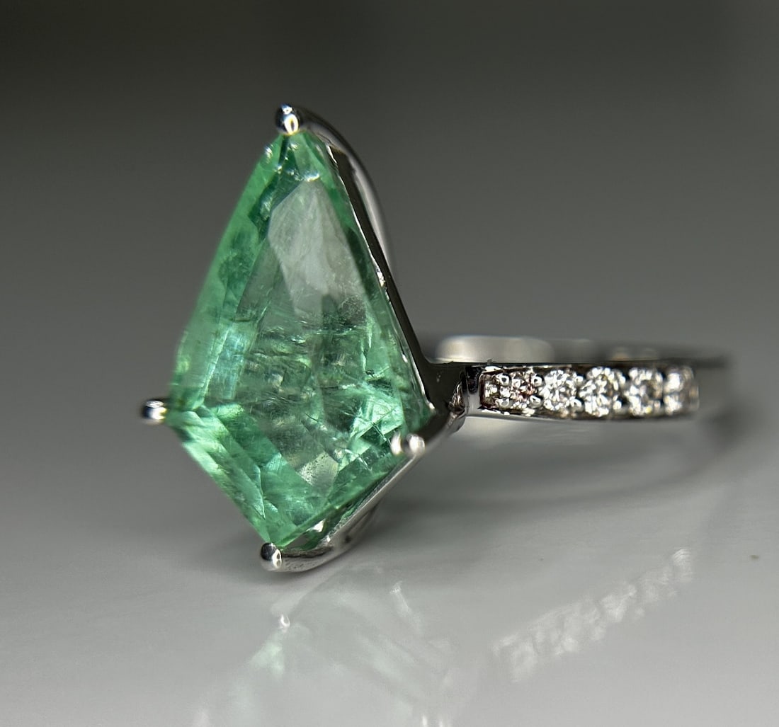 Beautiful Natural Columbian Emerald 3.63 CT With Natural Diamonds & 14k Gold - 10