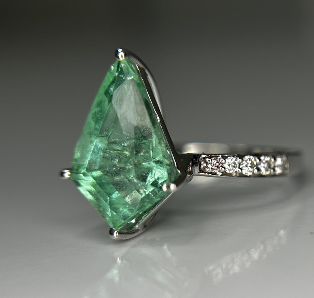 Beautiful Natural Columbian Emerald 3.63 CT With Natural Diamonds & 14k Gold - 11