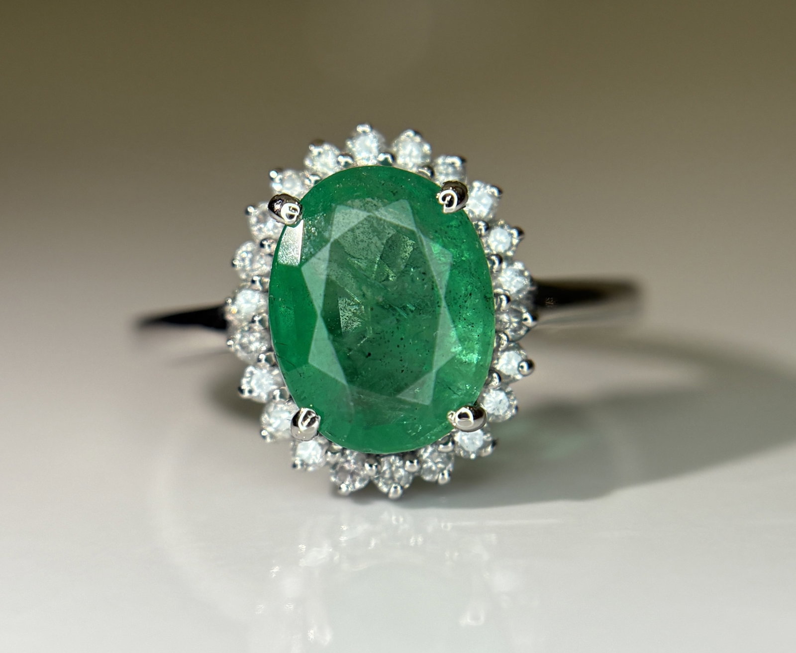 Beautiful 2.30 CT Natural Emerald Ring With Natural Diamonds & Platinum 950 - 4