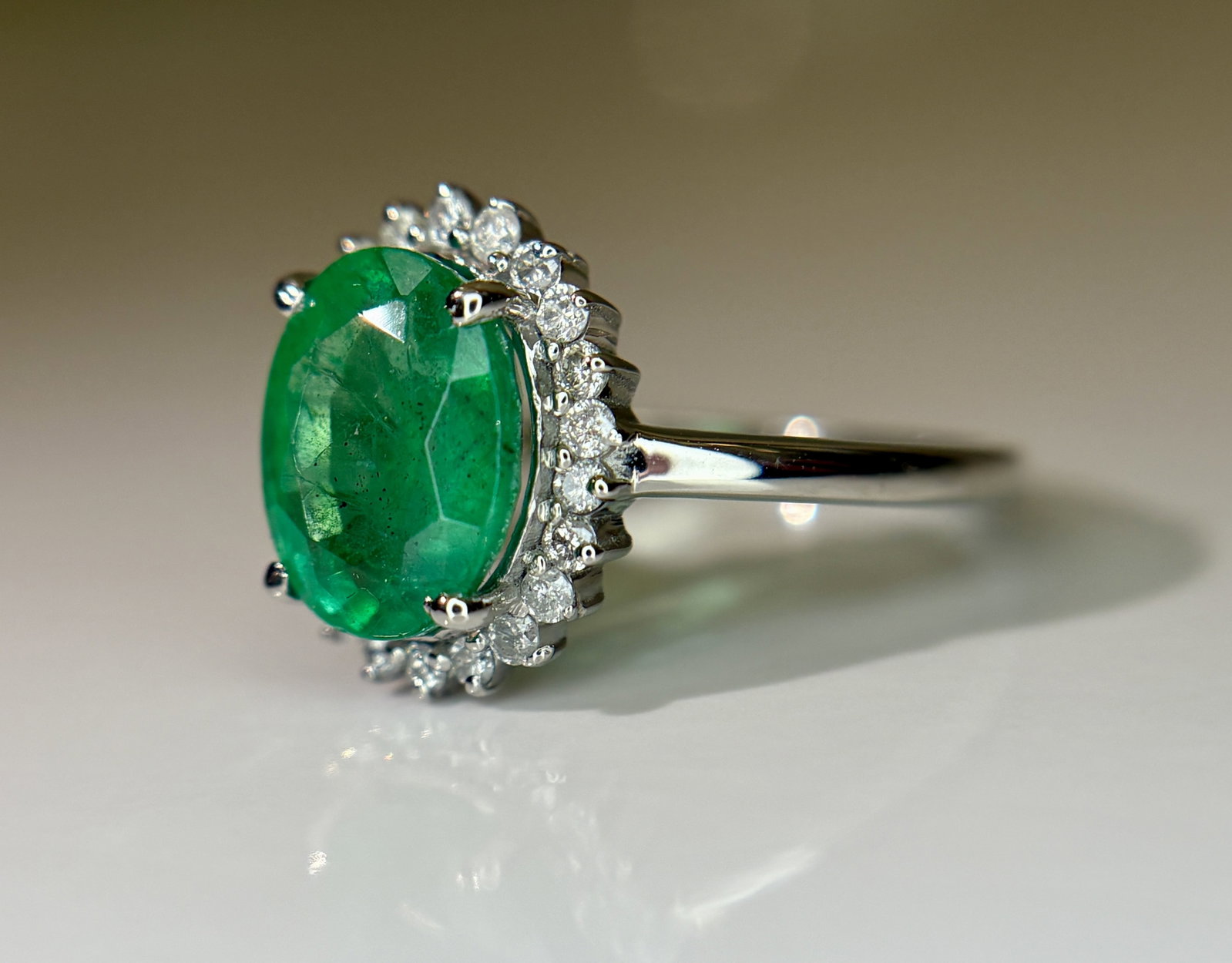 Beautiful 2.30 CT Natural Emerald Ring With Natural Diamonds & Platinum 950 - 5