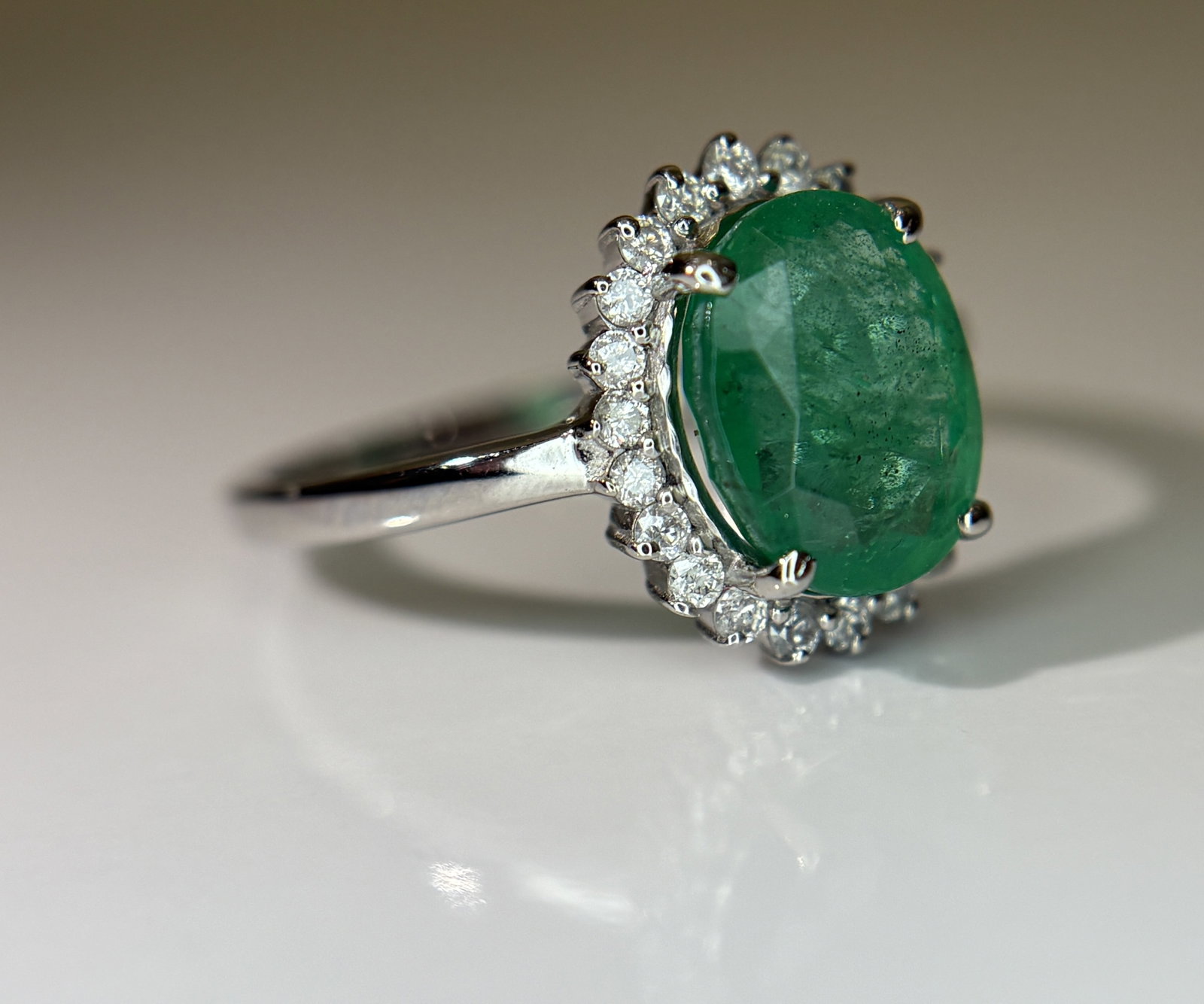 Beautiful 2.30 CT Natural Emerald Ring With Natural Diamonds & Platinum 950 - 8