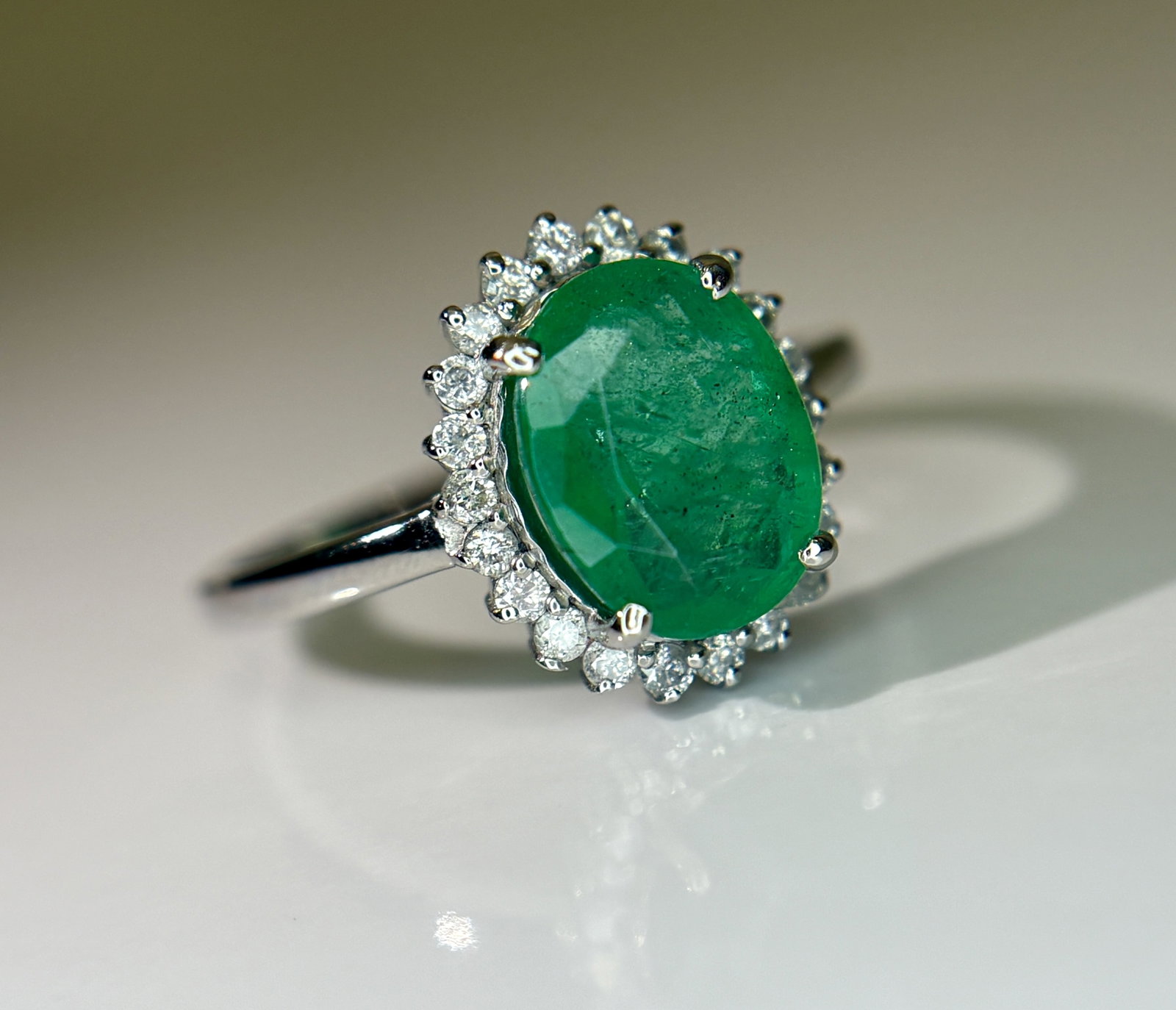 Beautiful 2.30 CT Natural Emerald Ring With Natural Diamonds & Platinum 950 - 9