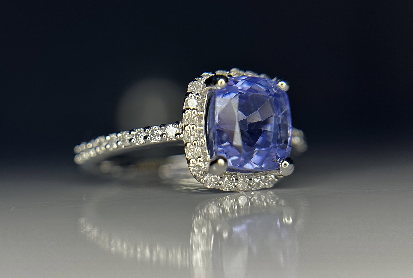 Beautiful 2.79CT Unheated Ceylon Blue Sapphire With Natural Diamonds & 18k Gold - 10