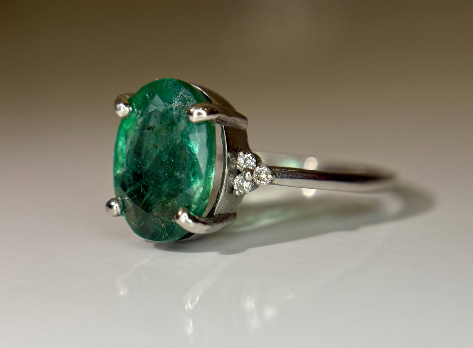 Beautiful 2.77 CT Natural Emerald Ring With Natural Diamonds & Platinum 950 - 9