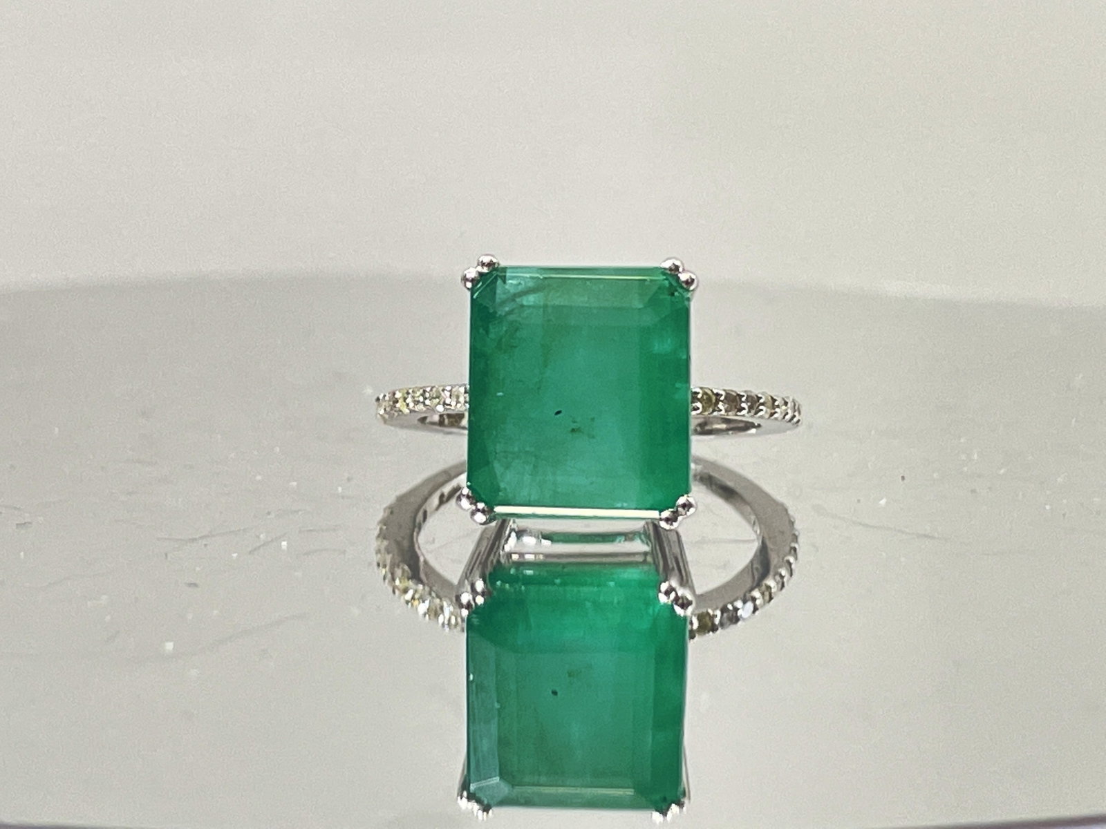 Beautiful 7.19CT Natural Emerald With Natural Diamonds & 18k White Gold (1 of 9)