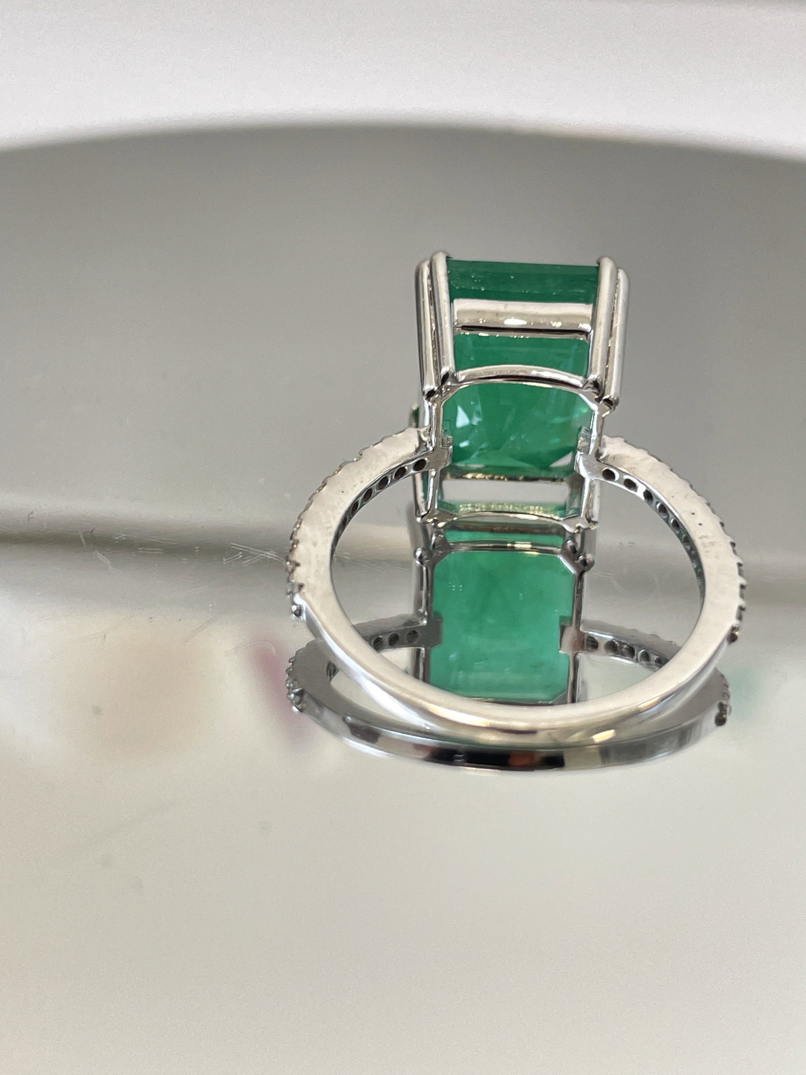 Beautiful 7.19CT Natural Emerald With Natural Diamonds & 18k White Gold - 6
