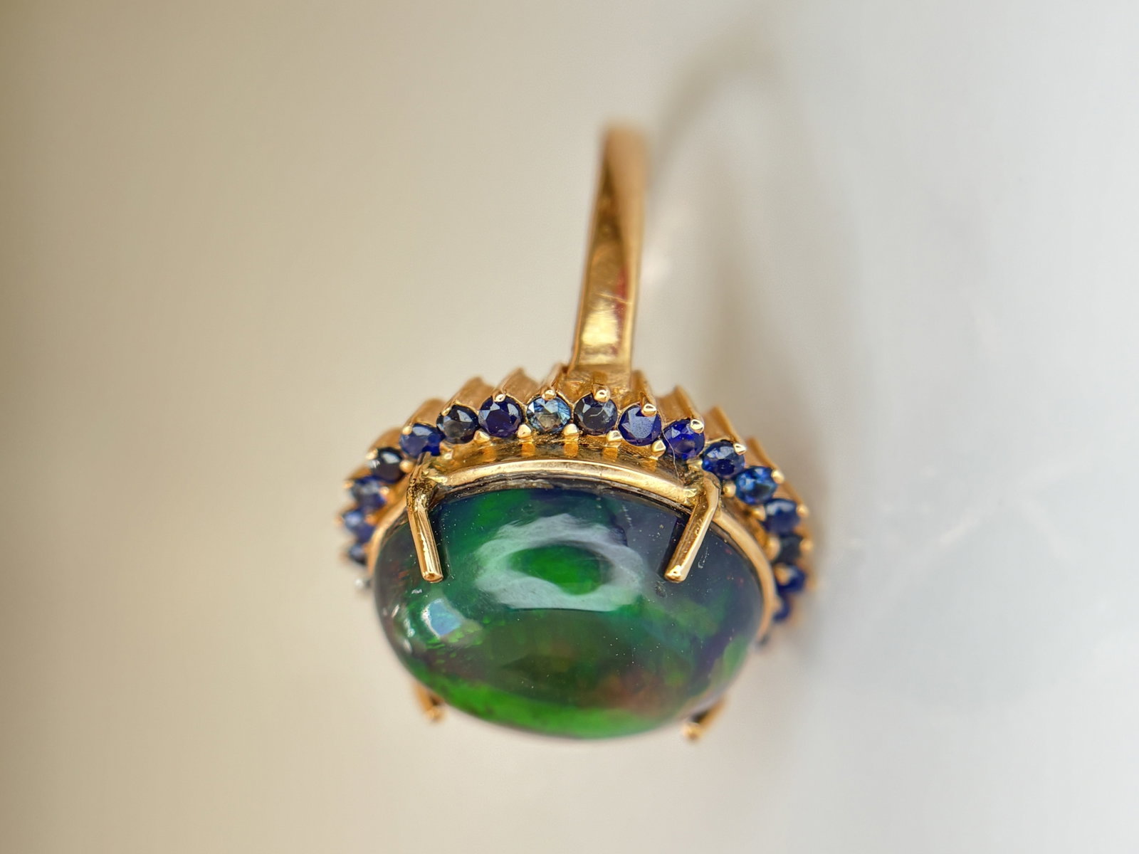 Beautiful Natural 3.40Ct Black Opal Ring With Natural Blue Sapphire and 18k Gold - 4
