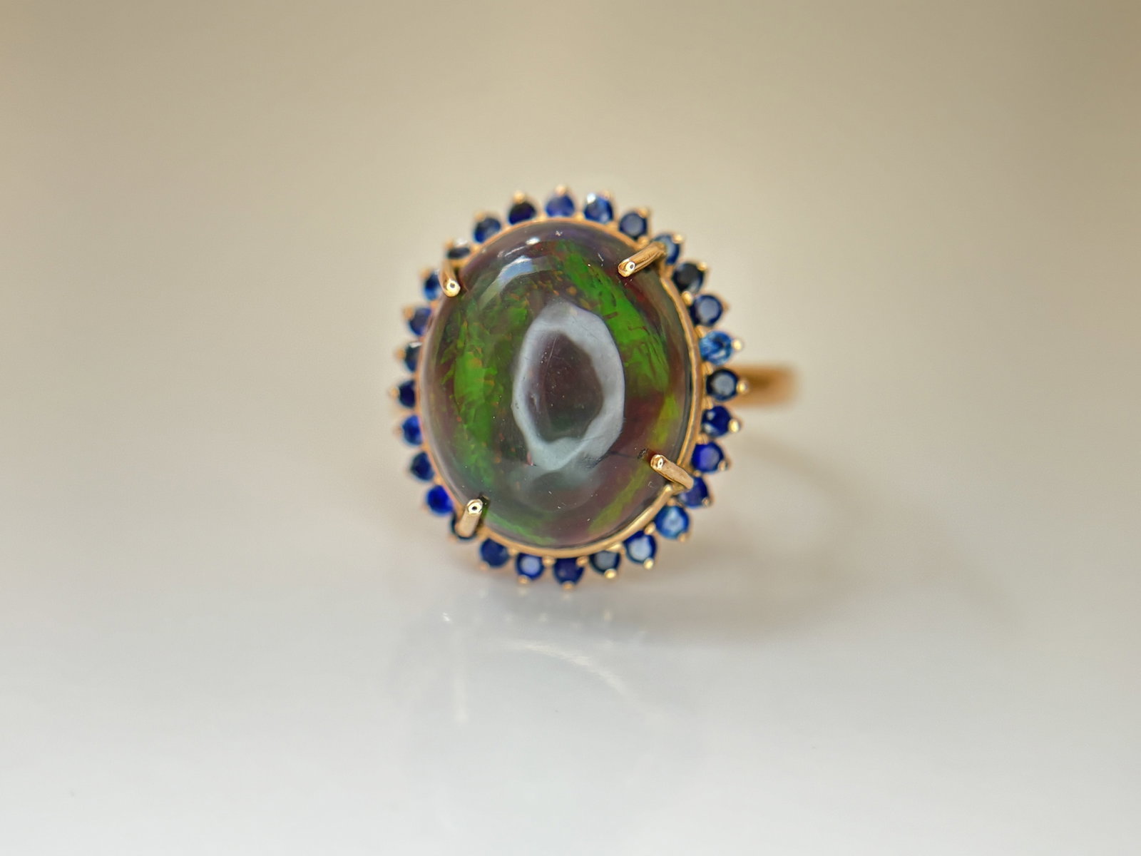 Beautiful Natural 3.40Ct Black Opal Ring With Natural Blue Sapphire and 18k Gold - 7