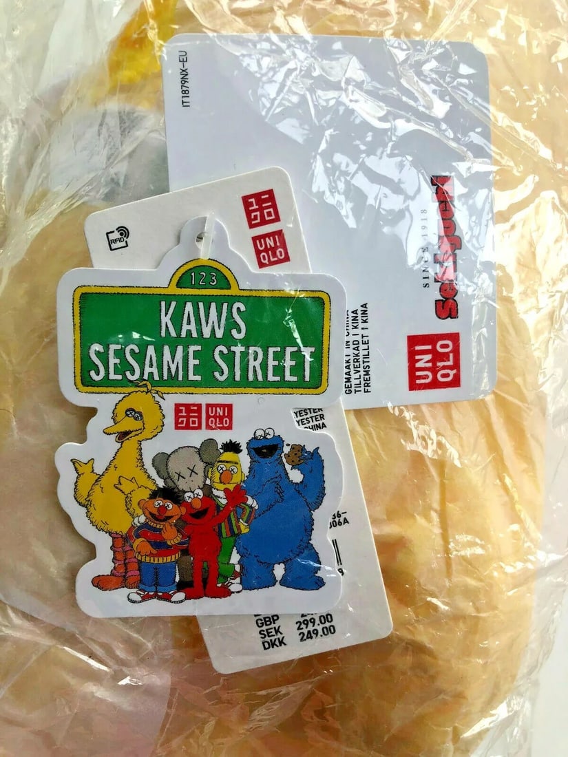 Kaws World Famous Artist Small Sculpture ""Big Bird"" BNIB - 2
