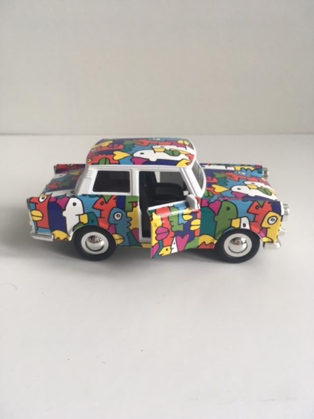 Thierry Noir (b.1958) ‘Heads’ Berlin Trabant Car In Colours By Thierry Noir, 1994, Sold  - 4