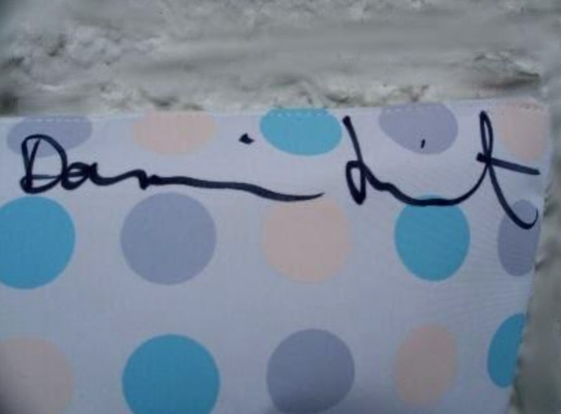Damien Hirst Signed Bag: Title: Damien Hirst Signed Bag Description: DAMIEN HIRST Signed bag date 2004 Bag measures 12 x 7 x 2 inches Acquired & signed by Damien hirst by previous owner 17 july 2004 with my