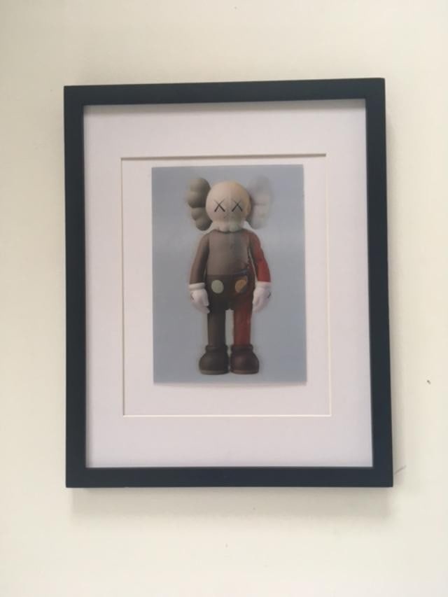 Kaws (b.1974) Import, 3D Lenticular Image Flayed Companion In Brown, Exhibition At NGV, Framed, 2... - 5