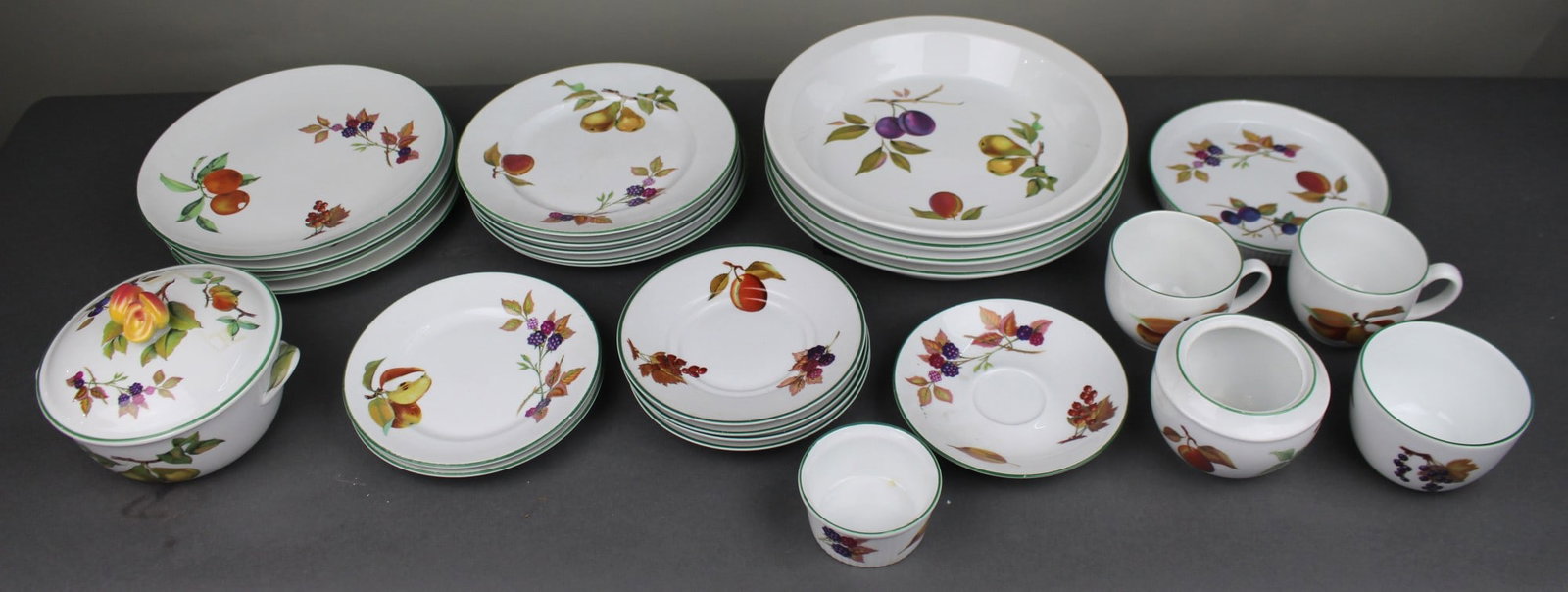 Collection of Royal Worcester Evesham Vale (1 of 1)